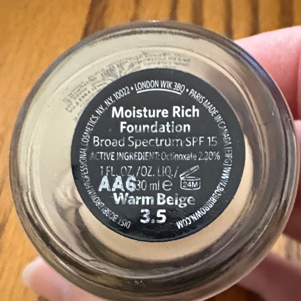 Bobbi Brown Moisture Rich Foundation- Warm Beige - Picture 2 of 4
